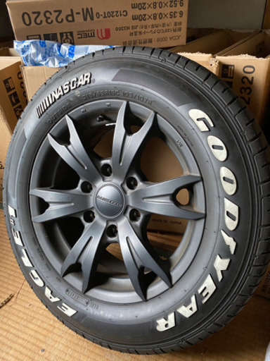 ハイエース　４１５　COBRA  バッドラッカー　１６インチ