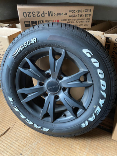 ハイエース　４１５　COBRA  バッドラッカー　１６インチ