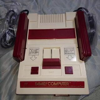 極美品ファミコン本体