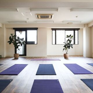 【11/3】【11/8】「股関節」を左右に開くポーズを深めるワー...
