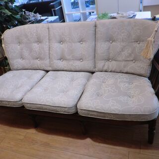 【中古美品】自社配送＆設置可能　カリモク  コロニアル ３人掛け...
