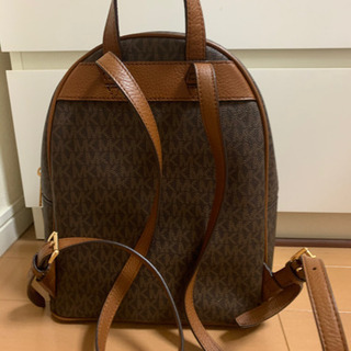 MICHAEL KORS リュックの画像