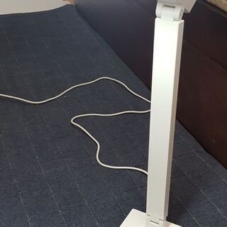 (YAZAWA) LEDデスクスタンド BKSDL05N 売ります。の画像