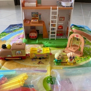 アンパンマン　パン工場ハウス&レールセットの画像