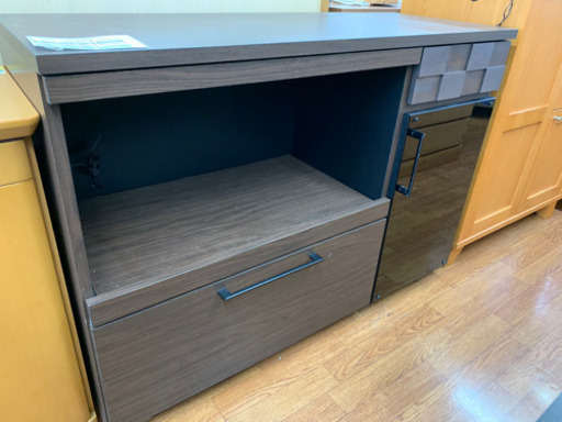 お洒落なダークブラウン系キッチンカウンターです!