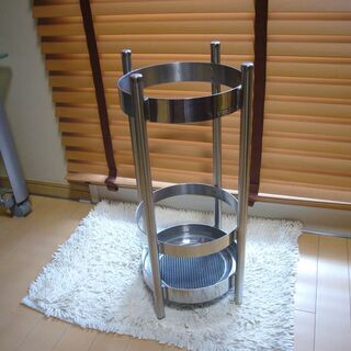 傘たて・椅子（IKEA）