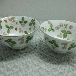 ウエッジウッド ワイルドストロベリー ティーカップ＆ソーサーとプレートの画像