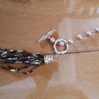 ビーズネックレスの画像