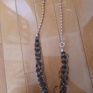 ビーズネックレス