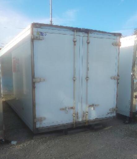 【新品の鍵付き】【ロングサイズ】【美品】保冷コンテナ 長さ約635cm×幅230cm×高さ245cmくらい 匝瑳市発 配送可  30907