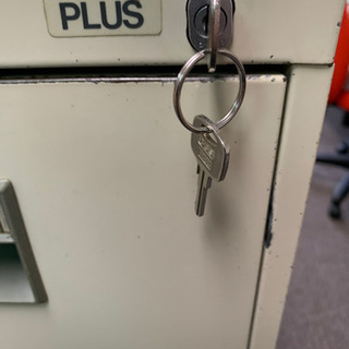 書類用キャビネット鍵付無料の画像
