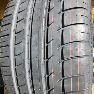 新品タイヤ(265/30R19)１本