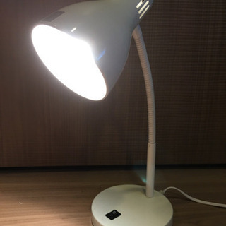 ニトリ　デスクライトの画像