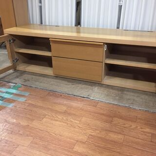 モーブル照明付き枠型TVボードの画像