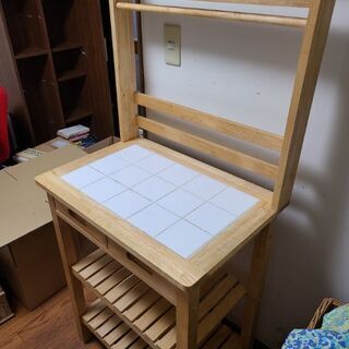 キッチン作業台　白タイル　パイン材