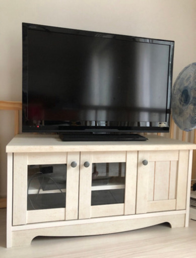 1人生活　SHARP 32型テレビ、テレビ台（ニトリ）セット