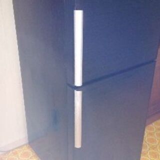 SANYOブラック冷蔵庫の画像