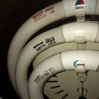 ①照明器具　3連タイプ　取りに来てくれる方差し上げますの画像