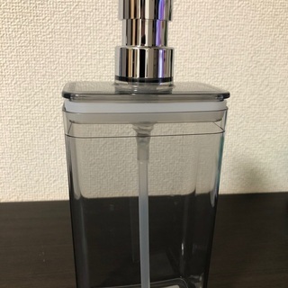 【未使用品】ニトリ　スリムディスペンサーの画像