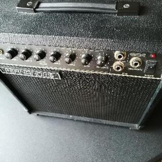 【お取り引き相手が決まりました】ギター【アンプ】コンパクトサイズなのに30ワット、歪みMAXで弾くと小ボリュームで弾いても心地よい【FERNANDES　フェルナンデス　FA-15】【ジャンク】楽器、電気、家電の画像