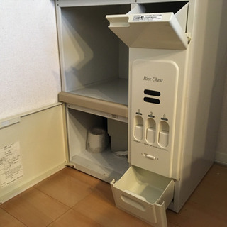 無料！【引取日限定】ライスチェスト　ハイザーの画像