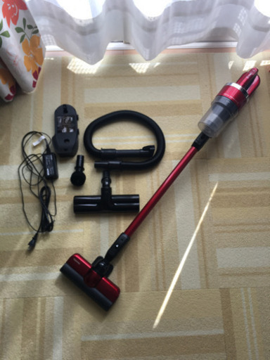 【取引中】TOSHIBA 東芝　サイクロン式　スティッククリーナー　充電式