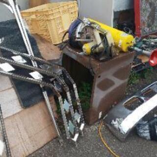 トラック部品 いろいろ 有ります