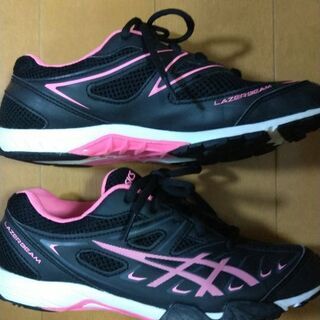 美品！！asicsのシューズ　状態のいいうちに。の画像