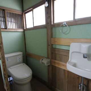 【店舗・民泊向き】勝浦の朝市通り近く、商店街にあるコンパクトな古民家 - 不動産