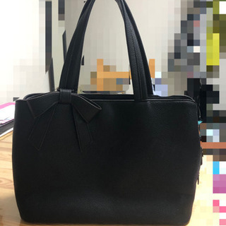 黒いカバン　就職にも役立ちます