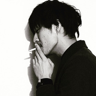 タバコ吸う人、吸いながら話しません？？