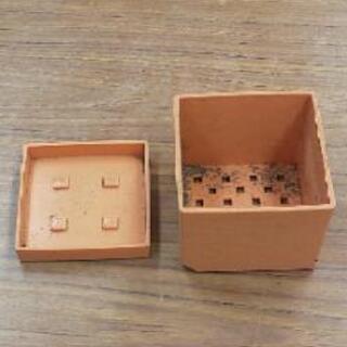 プラッチクの小さい植木鉢？無料の画像