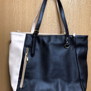 レディーストートバッグ　A4サイズ入ります