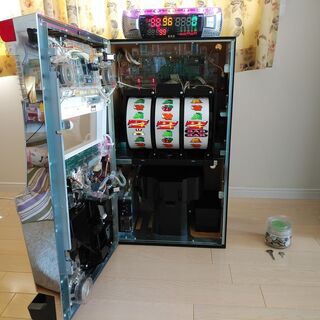 【パチスロ実機】【ホール現役／中古品】ニューアイムジャグラー EX-KT (緑パネル) 実機スロットマシン コイン不要機付き データカウンター付き おまけ付きの画像