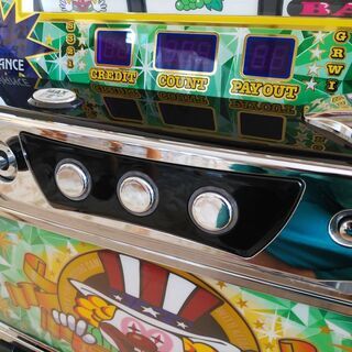 【パチスロ実機】【ホール現役／中古品】ニューアイムジャグラー EX-KT (緑パネル) 実機スロットマシン コイン不要機付き データカウンター付き おまけ付きの画像