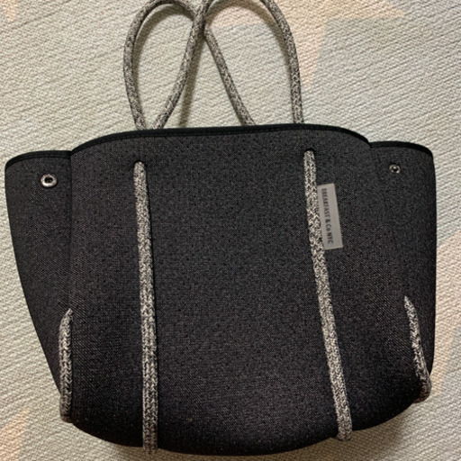 話題のネオプレンバッグ