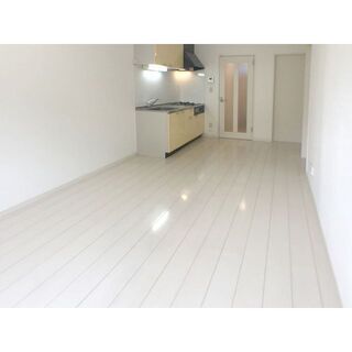 初期費用５5000円のみ家賃１カ月無料＆保証人不要＆仲介手数料0円保証会社家財保険全て含まれております。 物件待ち合わせにてご見学＆ご契約可能です。お問い合わせお待ちしております  ＯＲｉＡｉ（オリアイ）不動産がLINE公式アカウントに登場！お得な情報を受け取るには、以下のリンクから友だち追加してください。https://lin.ee/g7Kl1pG メールお問い合わせ　tasuku.home.sakai@gmail.com - 賃貸（マンション/一戸建て）