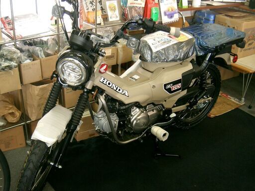 現在入手困難！次回入荷枠、各１台限り！希少なハンターカブ１２５マットフレスコブラウン１台！グローイングレッド１台！HONDAＣＴ125！新車格安予約受付中！