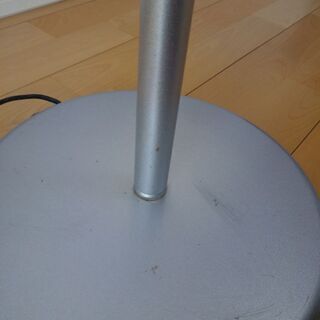 スタンド照明　おしゃれで便利ですの画像