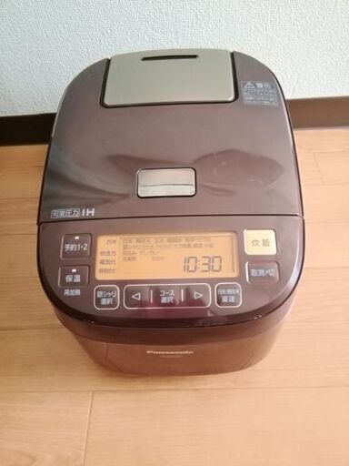 2014年製　パナソニック圧力IH炊飯器　5.5合炊き　SR-PA10E1