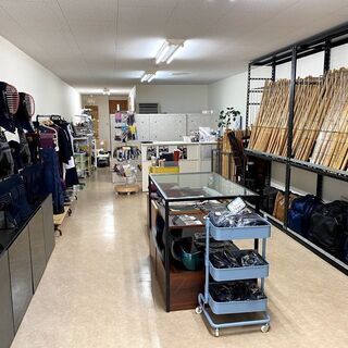 【剣道関連用具の営業事務】　■剣道用竹刀の国内シェアトップクラスを誇る剣道関連製品の製造、卸売企業！　■残業はほとんど無し！（4～6月の繁忙期は月30時間前後あり） 　■プライベート優先、家族重視の職場風土！ 　■年齢に関わらず社員の実力、やる気、スキルアップなどをしっかりと評価します！の画像