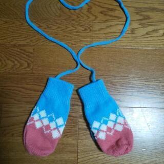 新品Poohさんキッズマフラー、ニット帽、手袋の画像