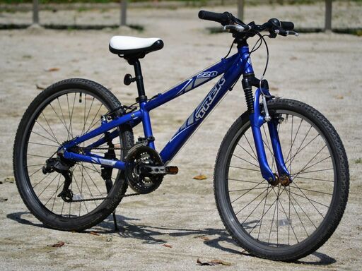 TREK MT 220 アルミフレーム24インチMTB 3×7段変速 9～11歳のお子様に alloy-frame 24 inch kids MTB 3x7 speeds