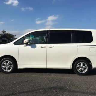 トヨタ ヴォクシー2.0 V　両側電動 スライドドア ETC ナビ TV 禁煙車 （パール）の画像