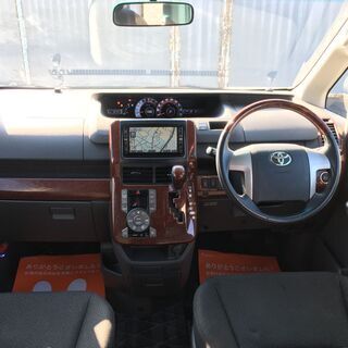 トヨタ ヴォクシー2.0 V　両側電動 スライドドア ETC ナビ TV 禁煙車 （パール）の画像