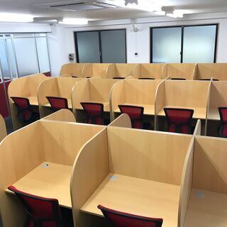 学習塾での事務、高校の通学路でのチラシ配布の画像