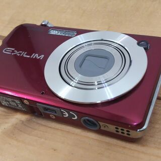 CASIOデジカメ EXILIM EX-S10 レッドの画像