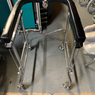 歩行器　歩行補助　介護用品　中古