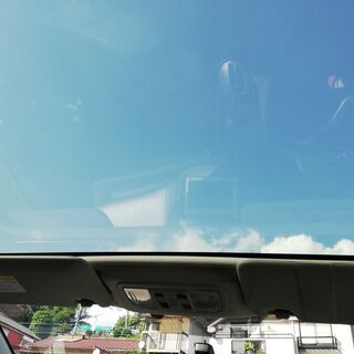 ピンクメタリックのフィット3万キロ！燃費も良くて車検2年渡し、点検済、ムーンルーフ付き！ の画像