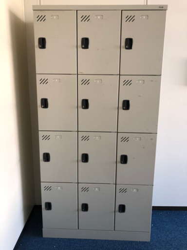 スチールロッカー オフィスロッカー 12人用 鍵付き 3列4段